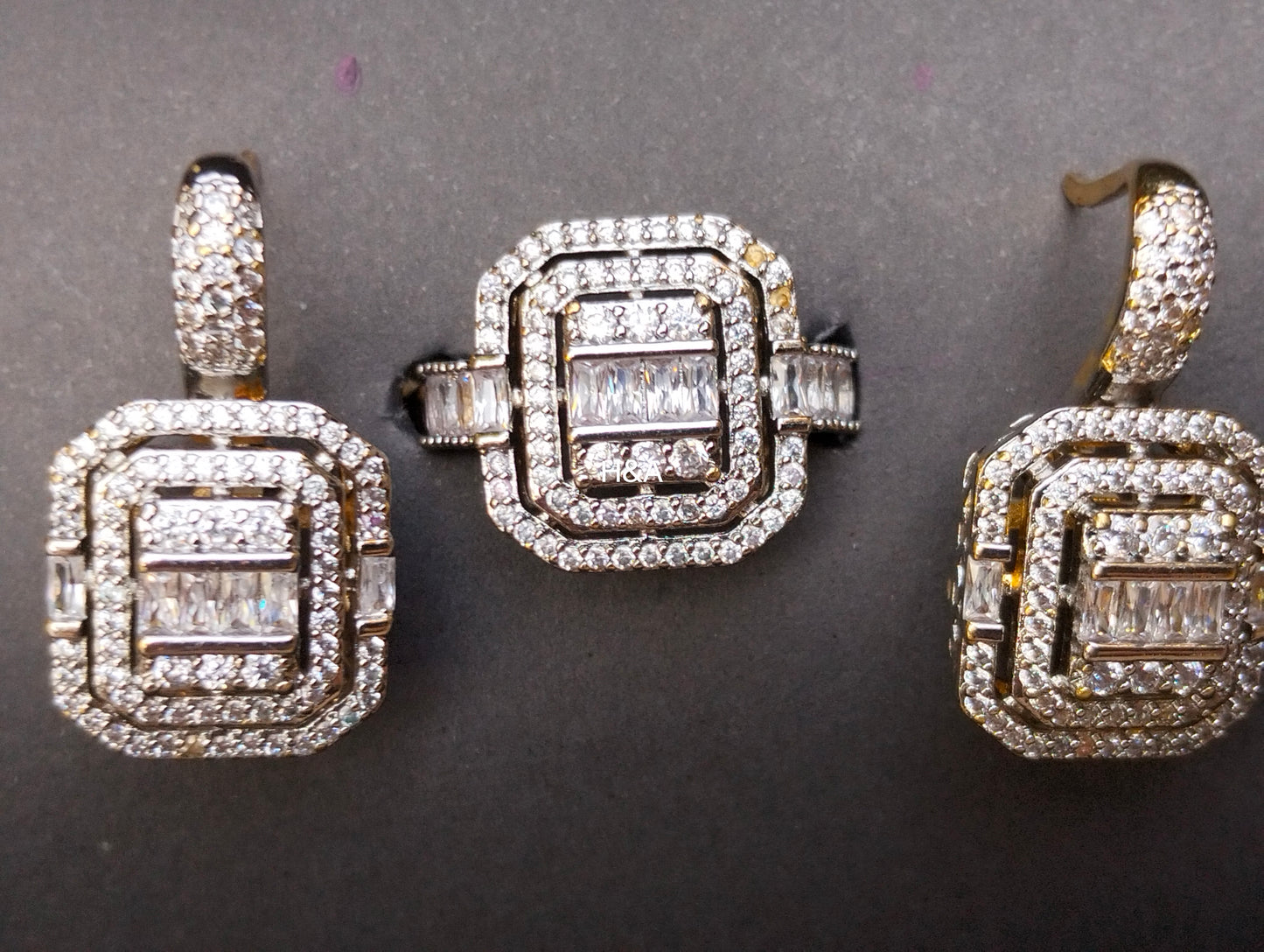 Two toned ring earings set