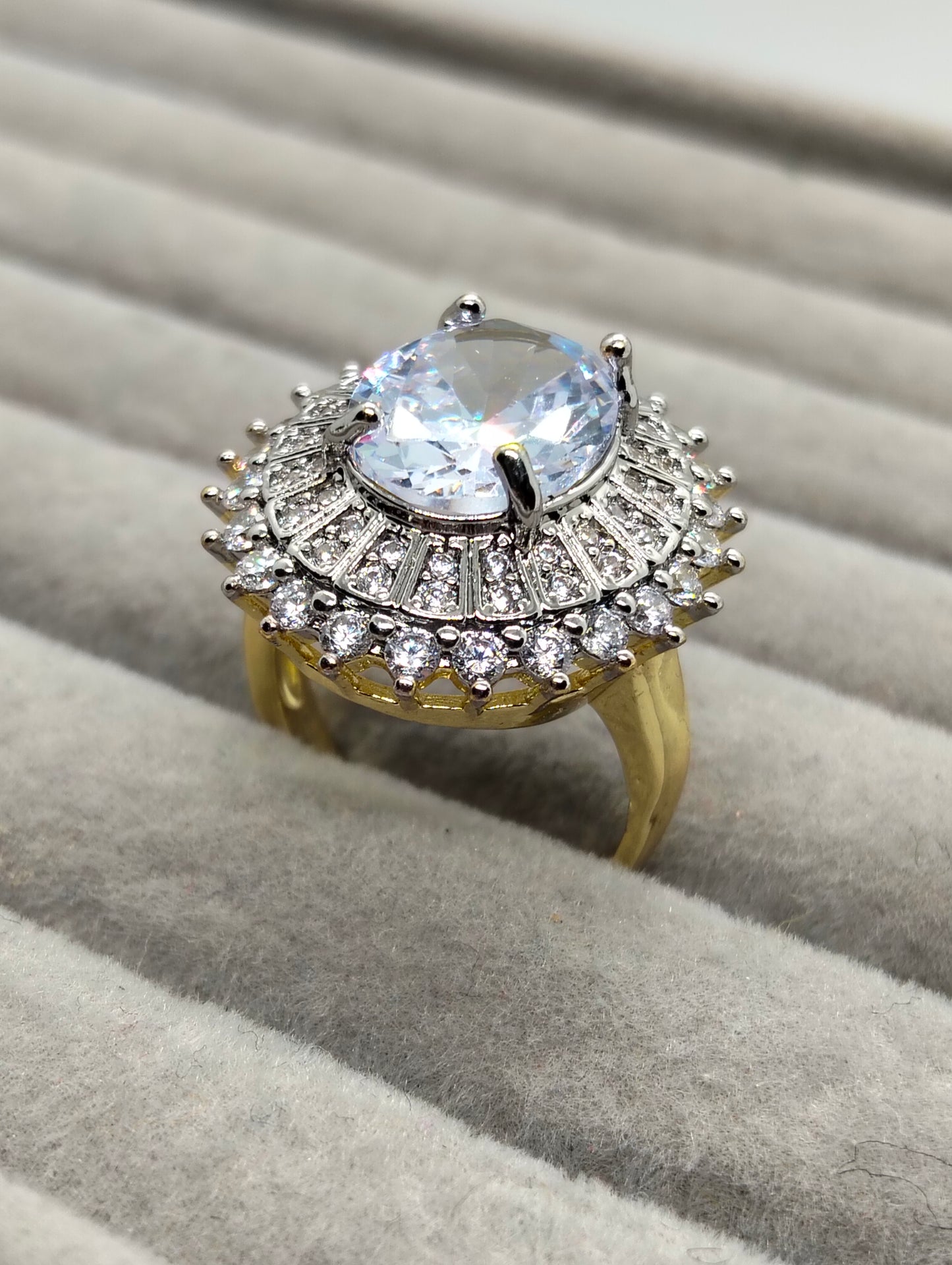 Trendy 18k gold polished ring with cubic zircon