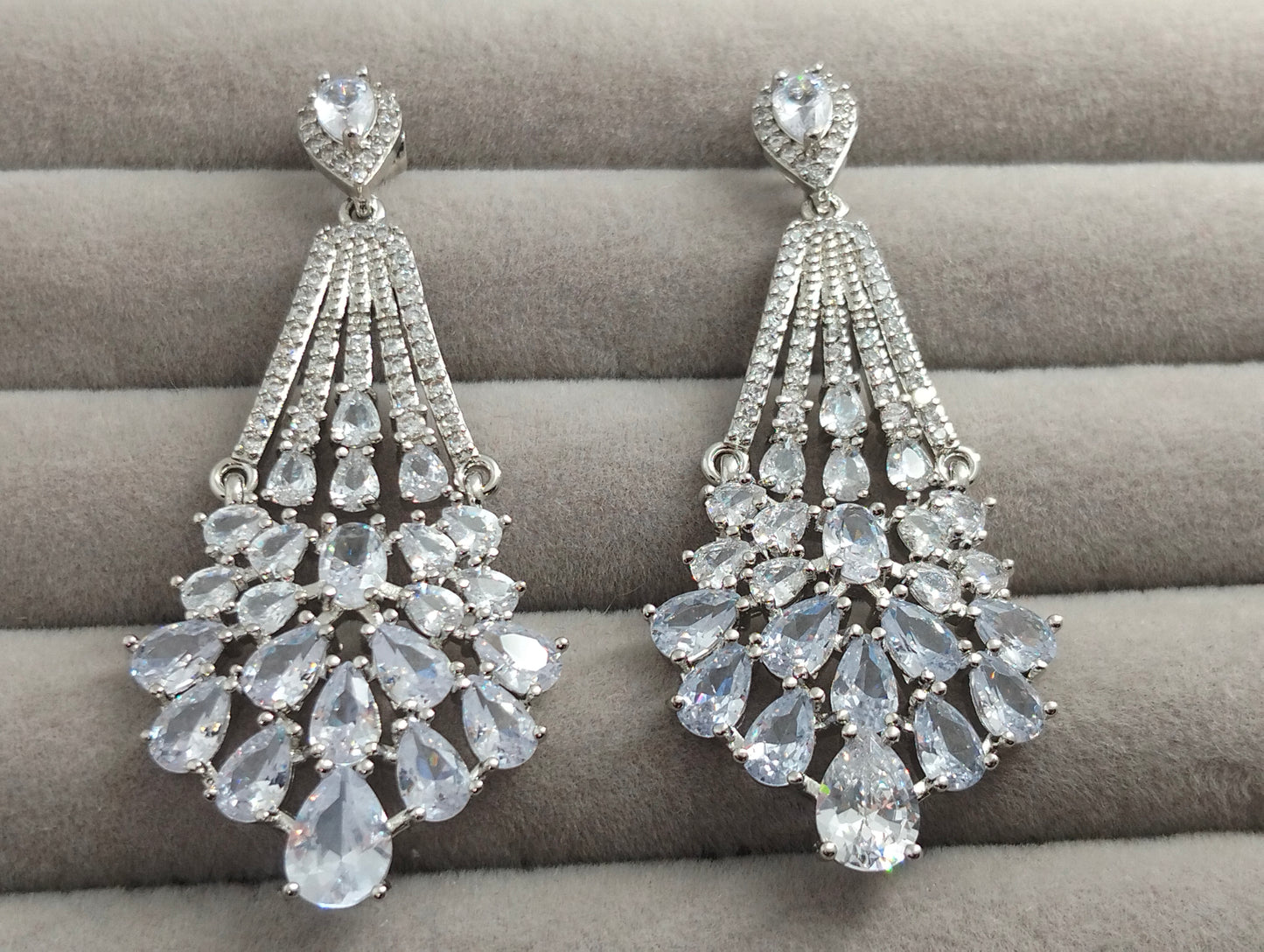 Diamond look silver rhodium plated earing