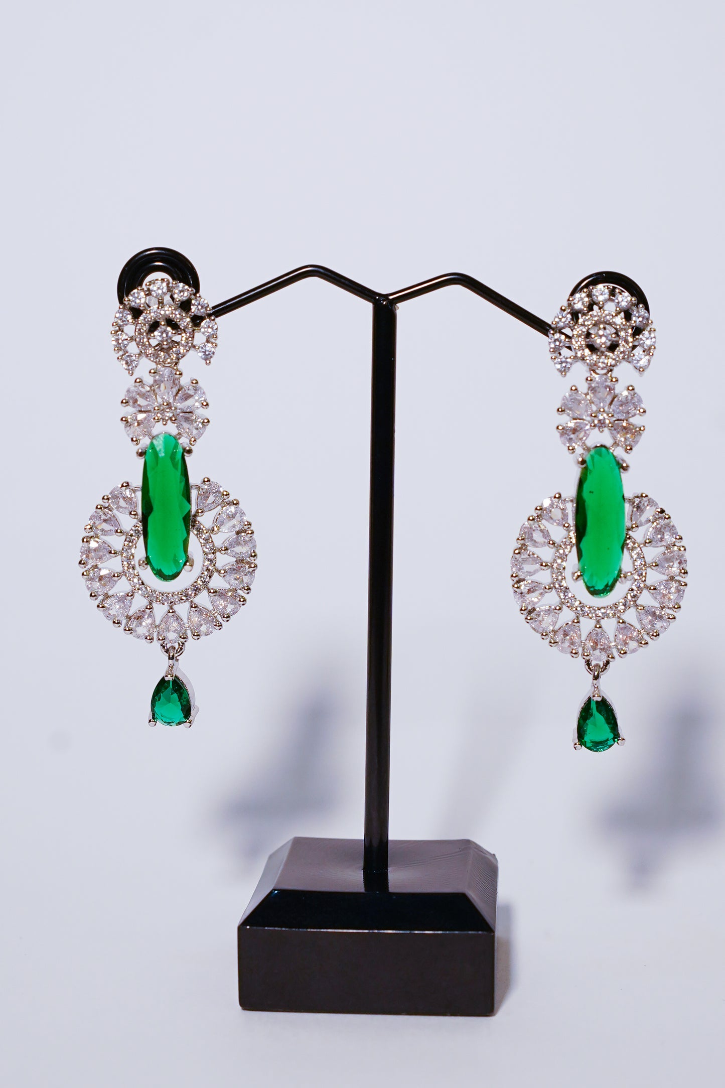 Emerlad's Earing Long with drop green emerald