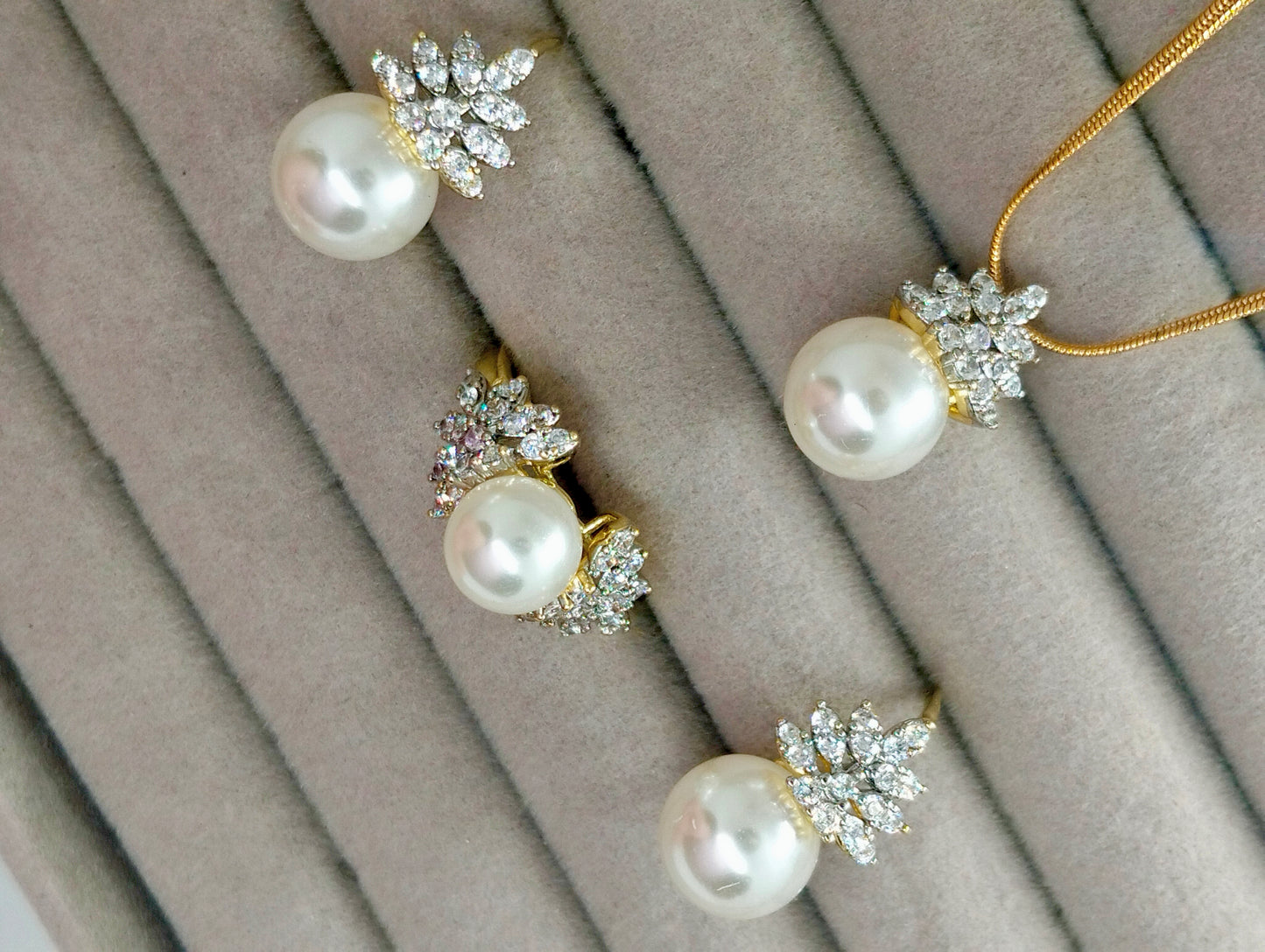 18k gold plated pendant set without chain