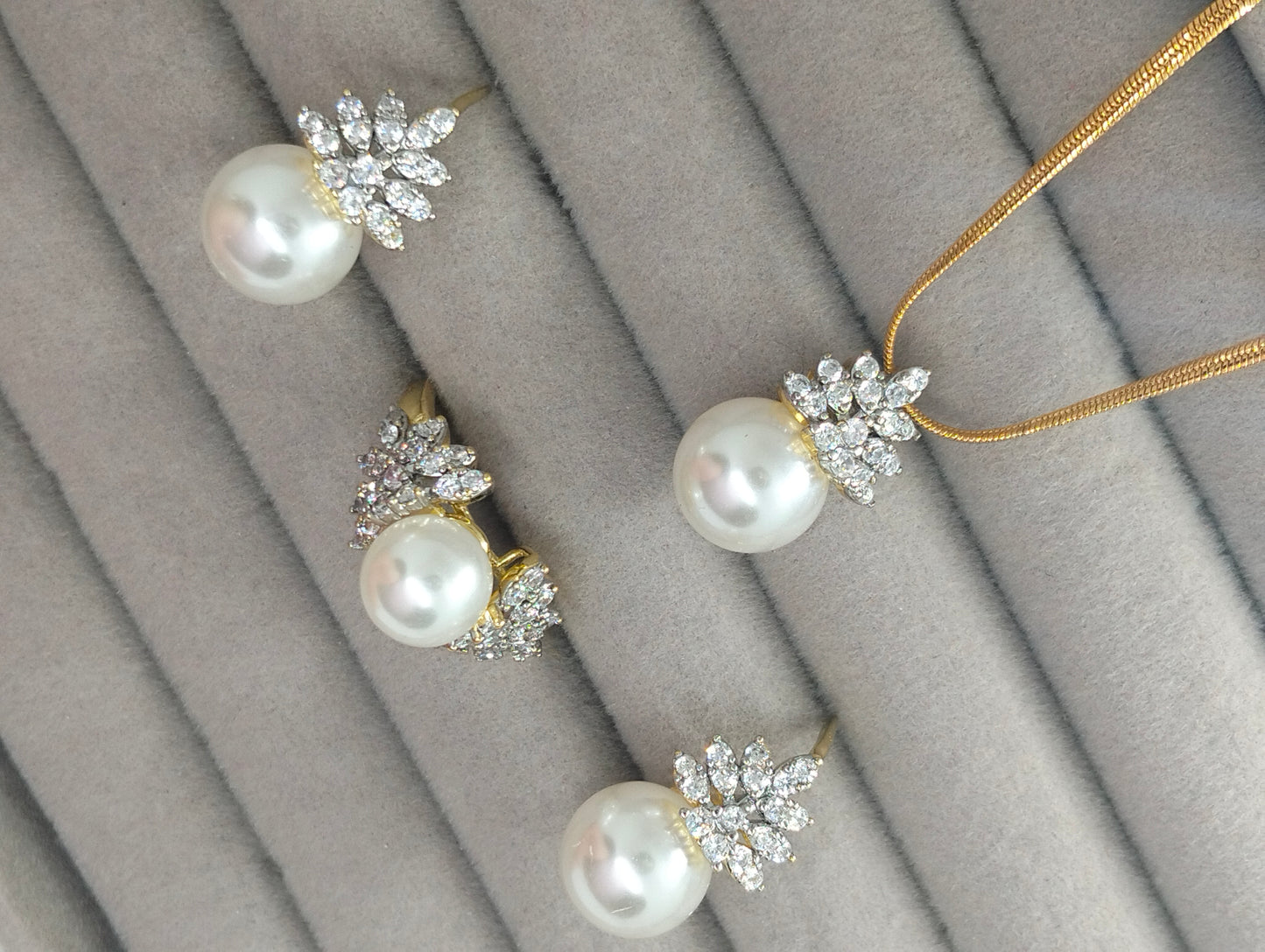 18k gold plated pendant set without chain