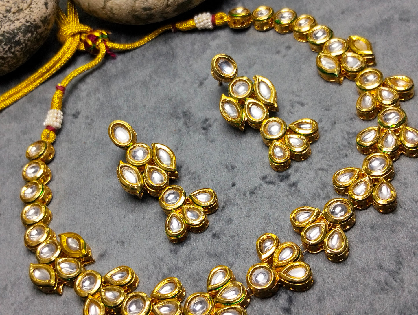 Trendy Kundan original meenakari set