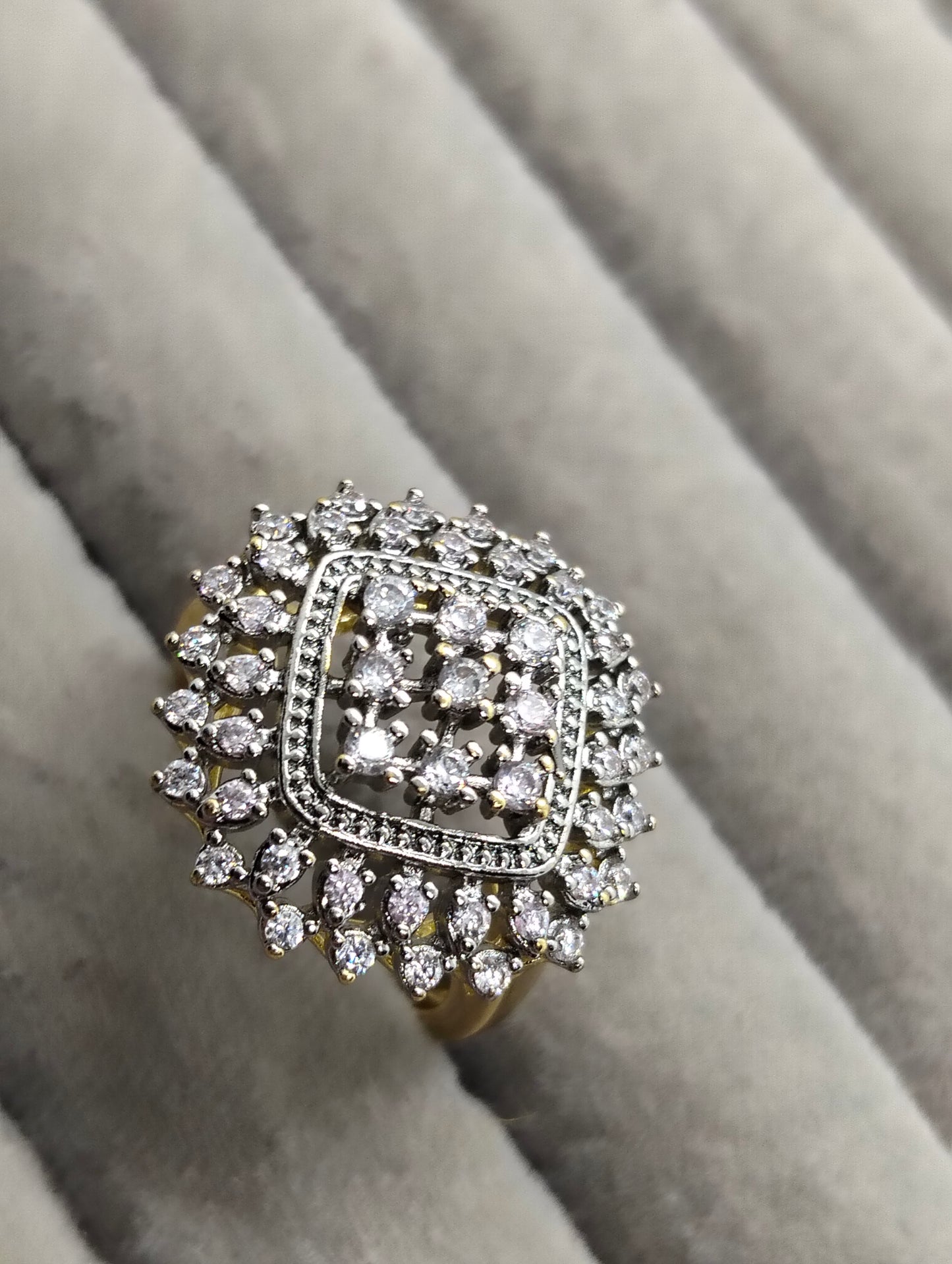 Trendy Squarical 18k gold polished ring with cubic zircon