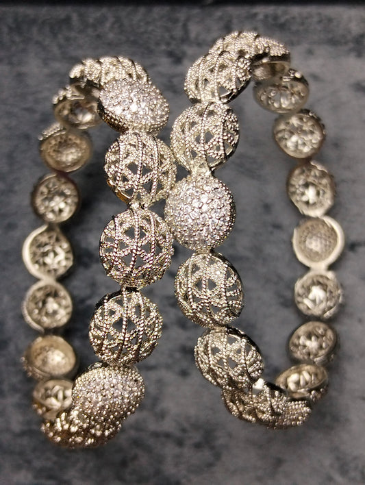 One carat silver rhodium plated Bangel