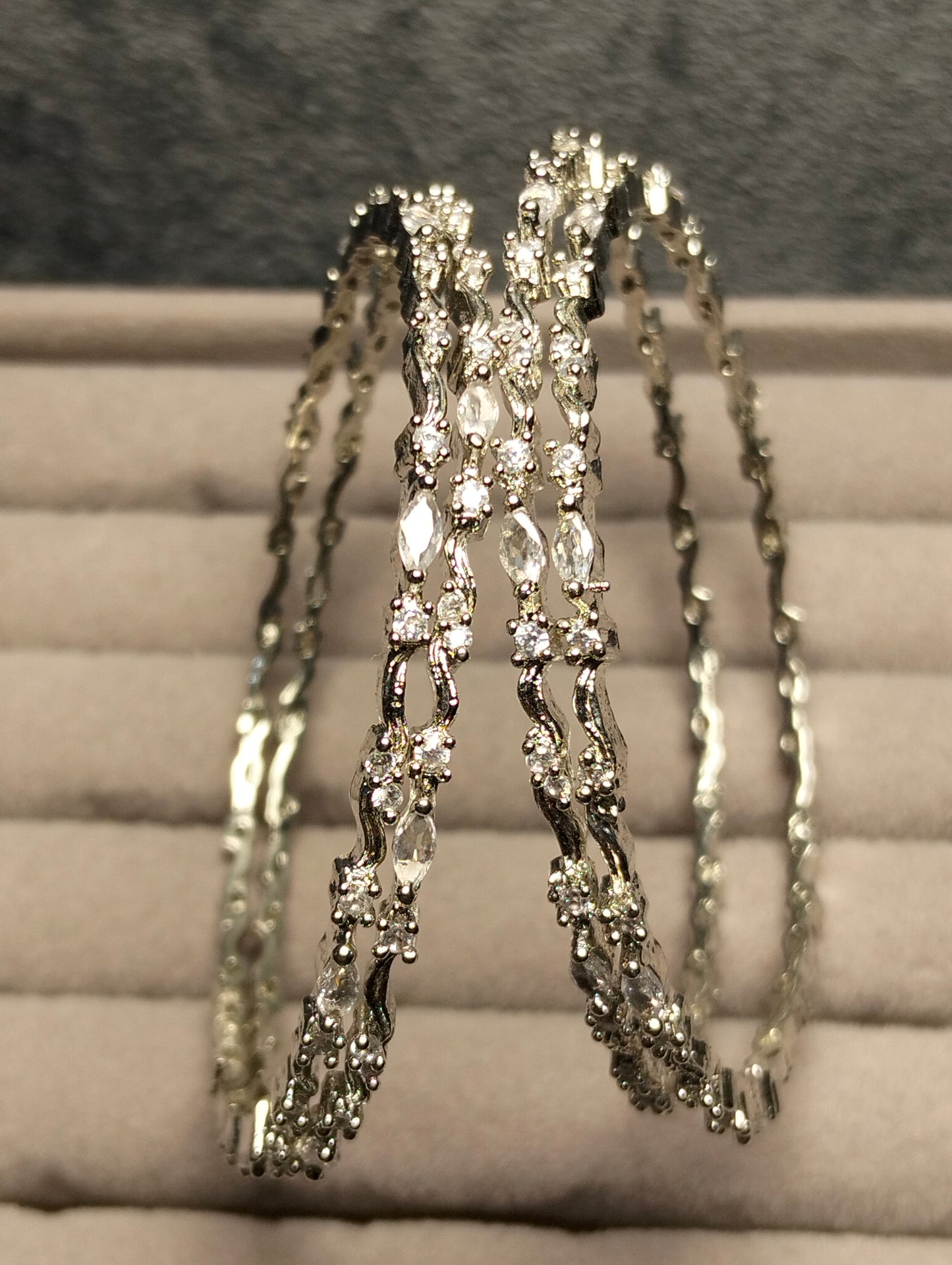 One carat silver rhodium plated kangania