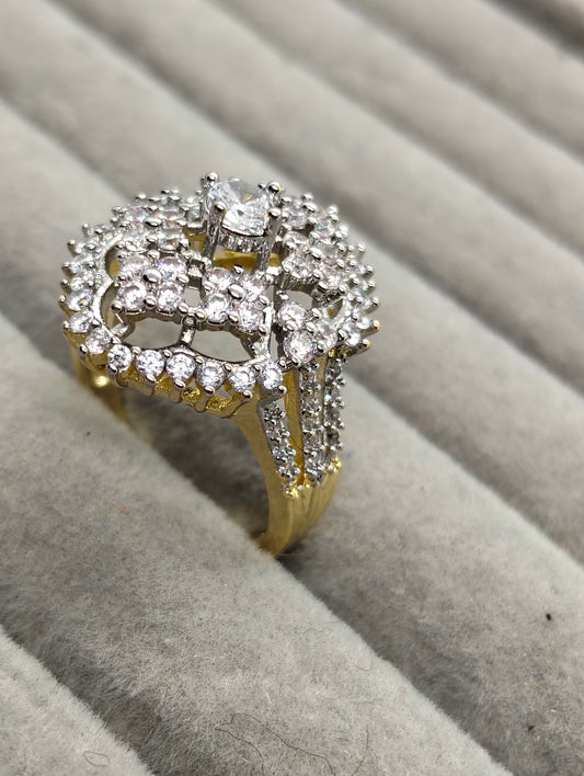 18k gold polished ring with cubic zircon