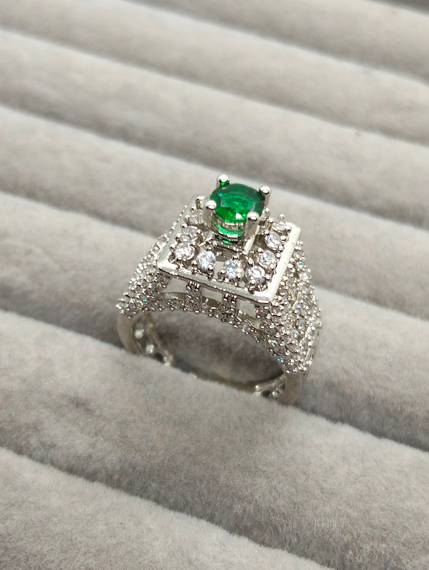 Green emerald adjustable tower ring in silver rhodium plated