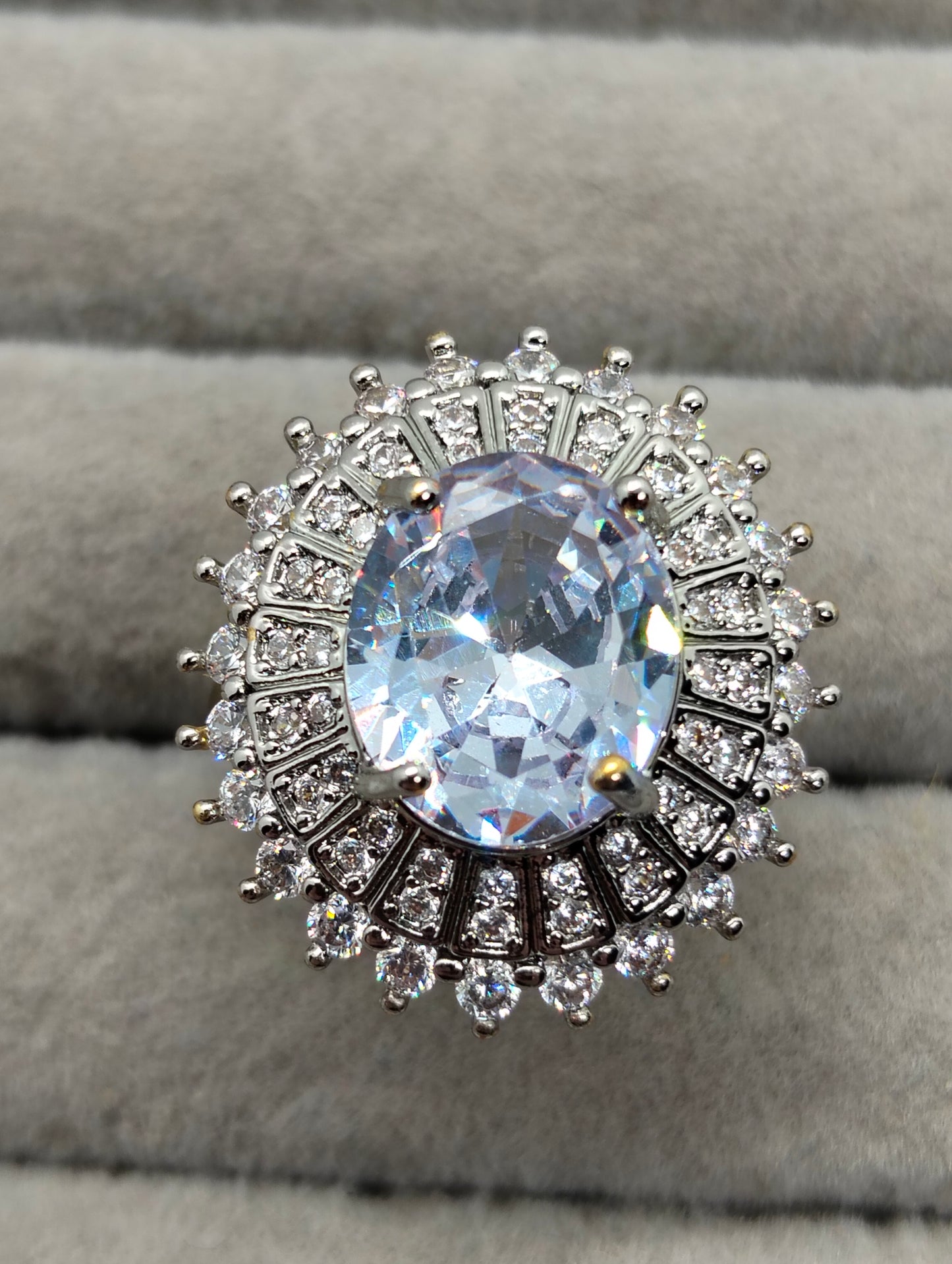 Trendy 18k gold polished ring with cubic zircon