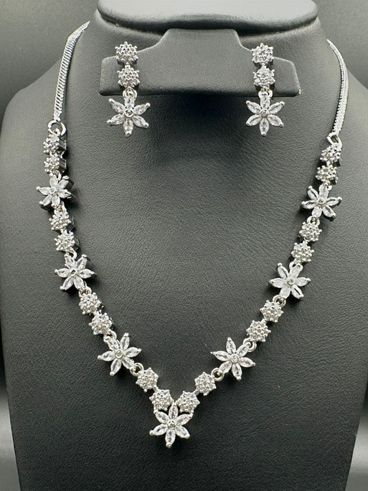 Floral Crystal Tide Minimal Necklace Set