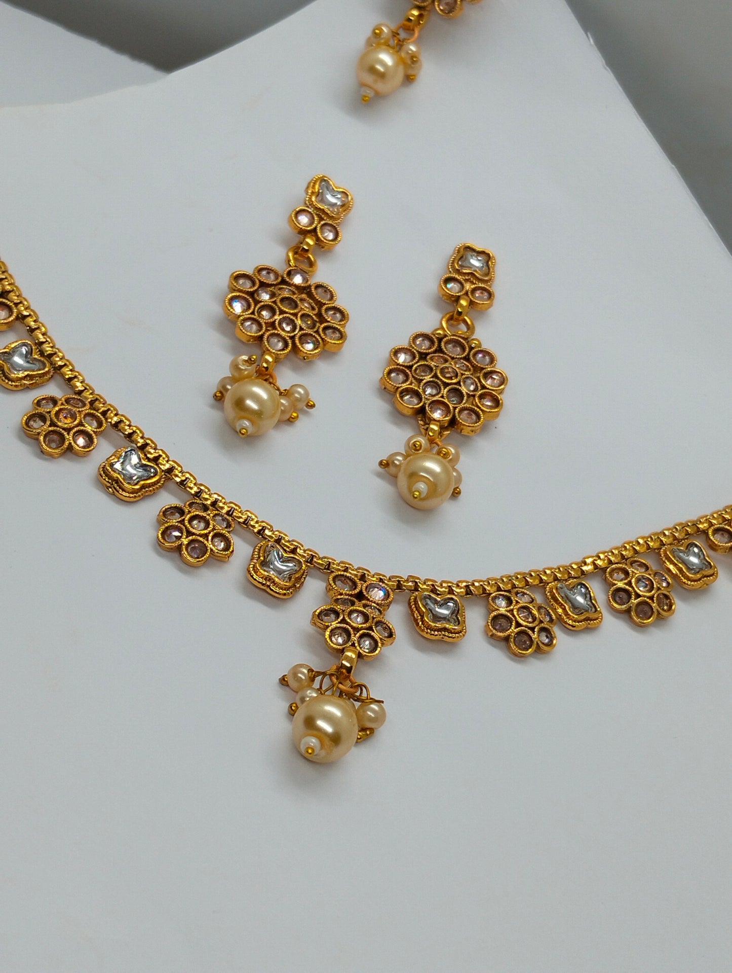 Heritage Gold-Finish Kundan  Set with Earrings & Mang tika