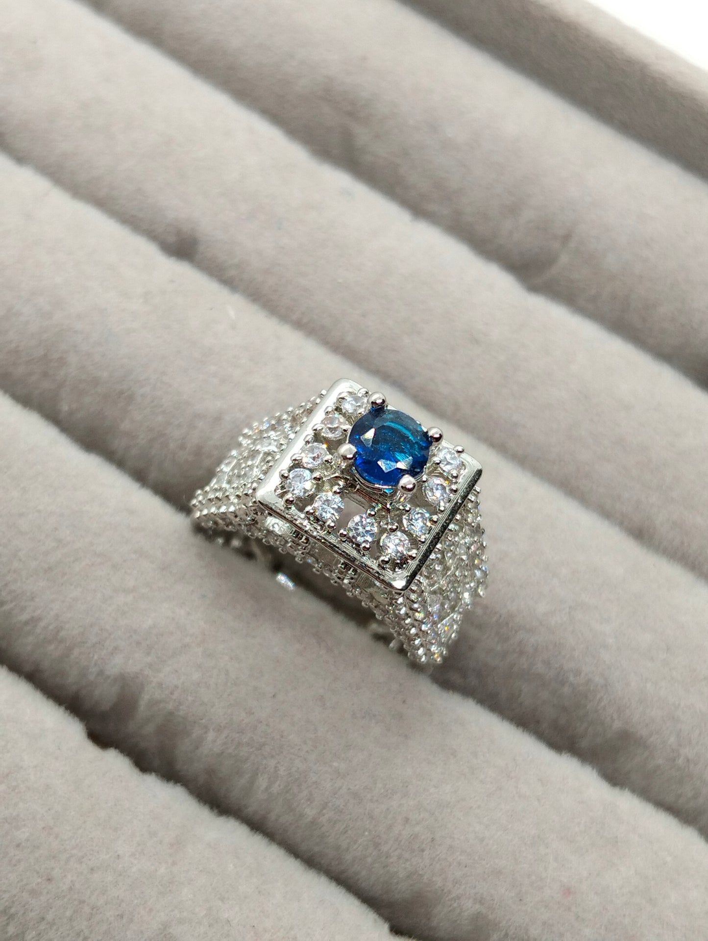 Blue stone adjustable tower ring in one carat silver rhodium plated