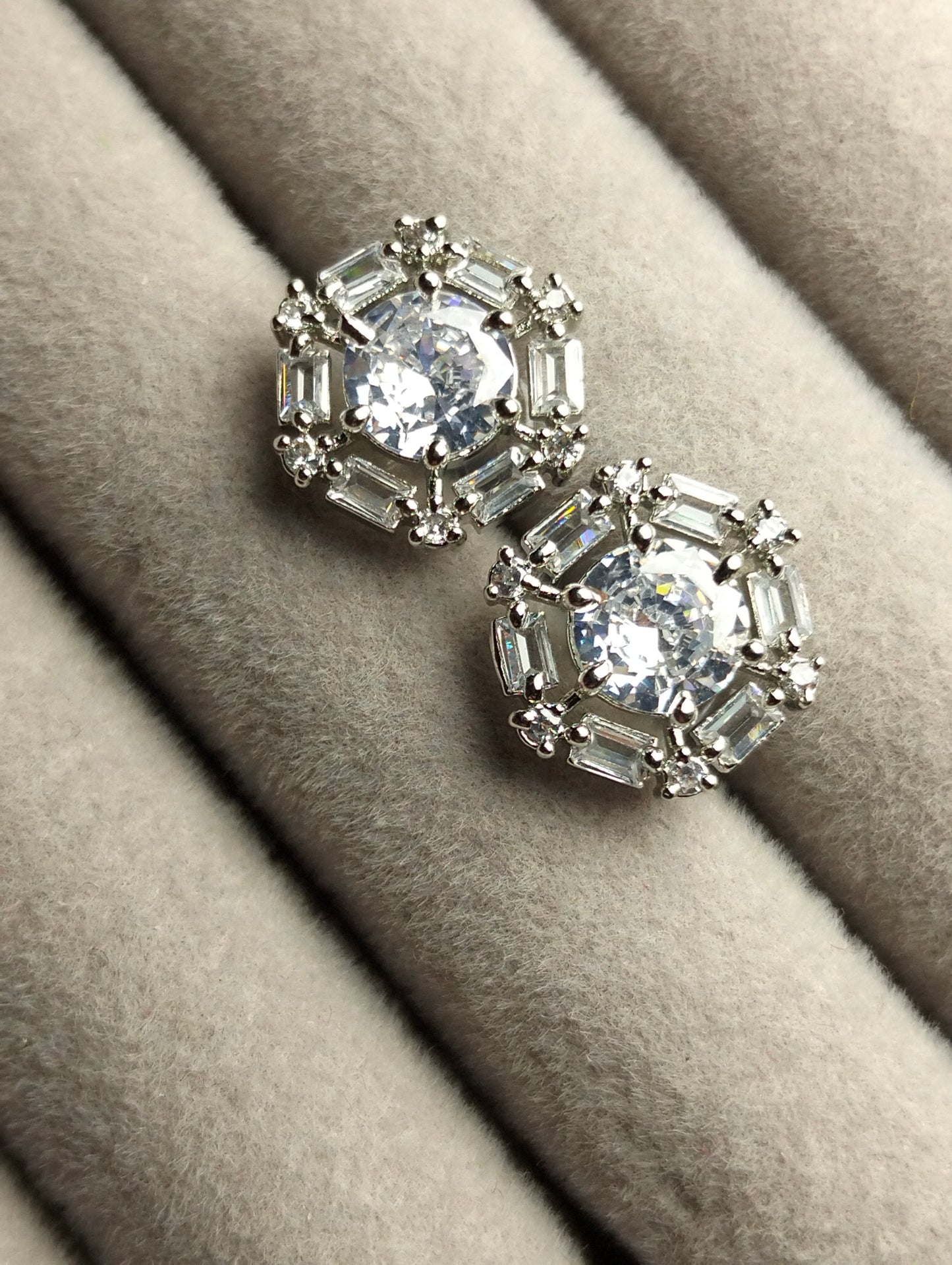 Minimal Stud Silver Rhodium Plated